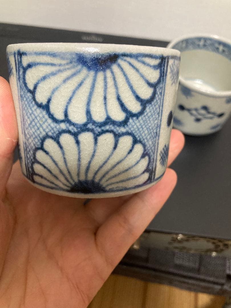 骨董 古伊万里菊に菱井桁文半筒型蕎麦猪口 古染付け菊割紋 - メルカリ