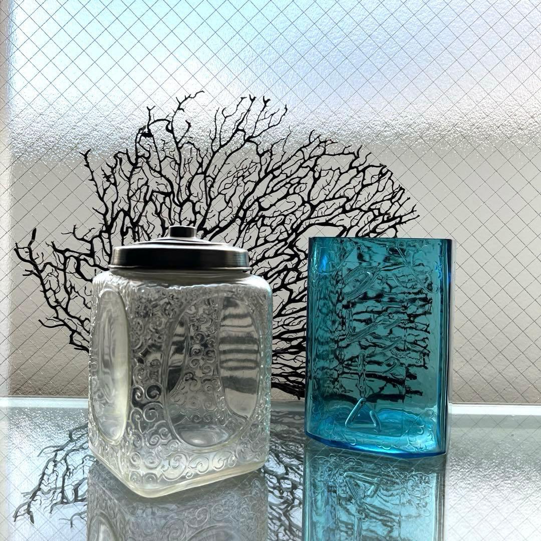 骨董 時代ガラス 希少 化粧品保管瓶 エンボス 唐草プレス カプリブルー