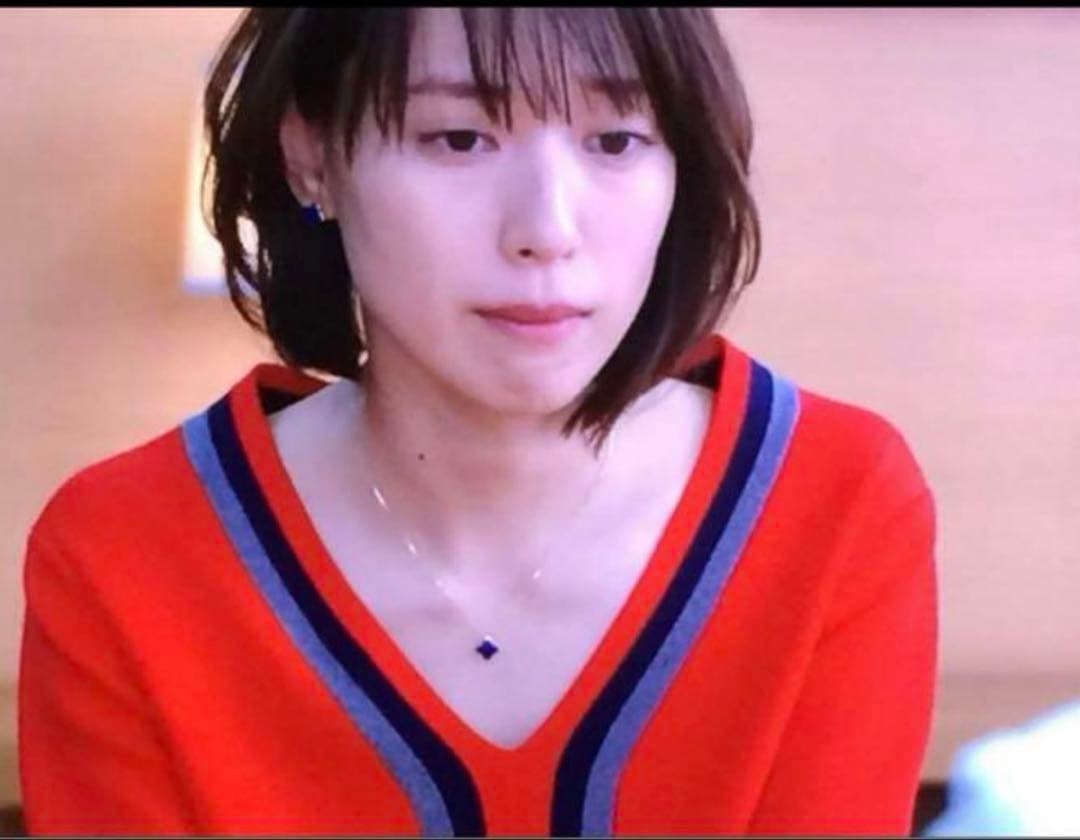 戸田恵梨香着用 グレースコンチネンタル 配色ラインニットトップ 赤