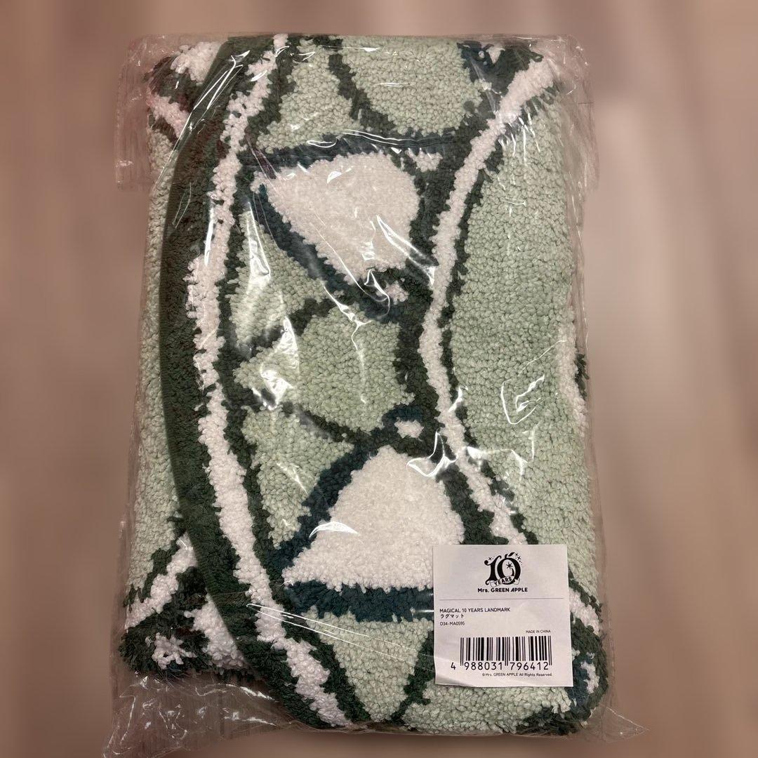 Mrs. GREEN APPLE ラグマット