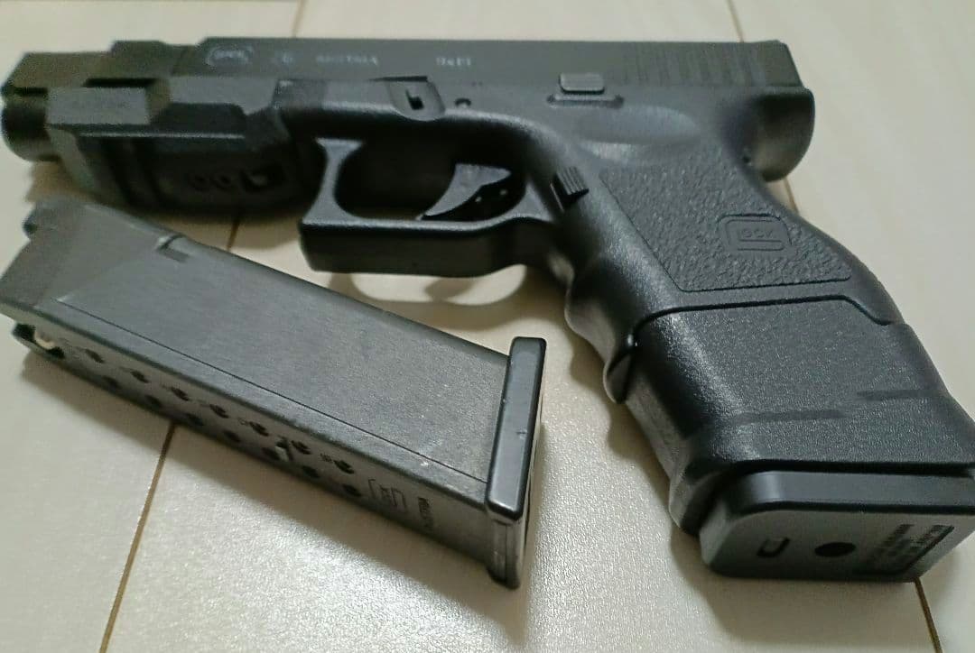 【中古品】東京マルイ ガスガン「グロック26 アドバンス」＋予備マガジン１本付