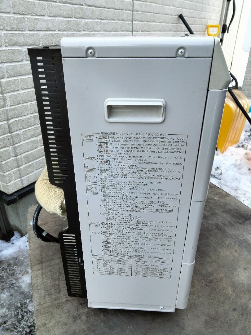 札幌発コロナFF温風石油ストーブ！品番「FF‐4211GS」2011年式中古品①