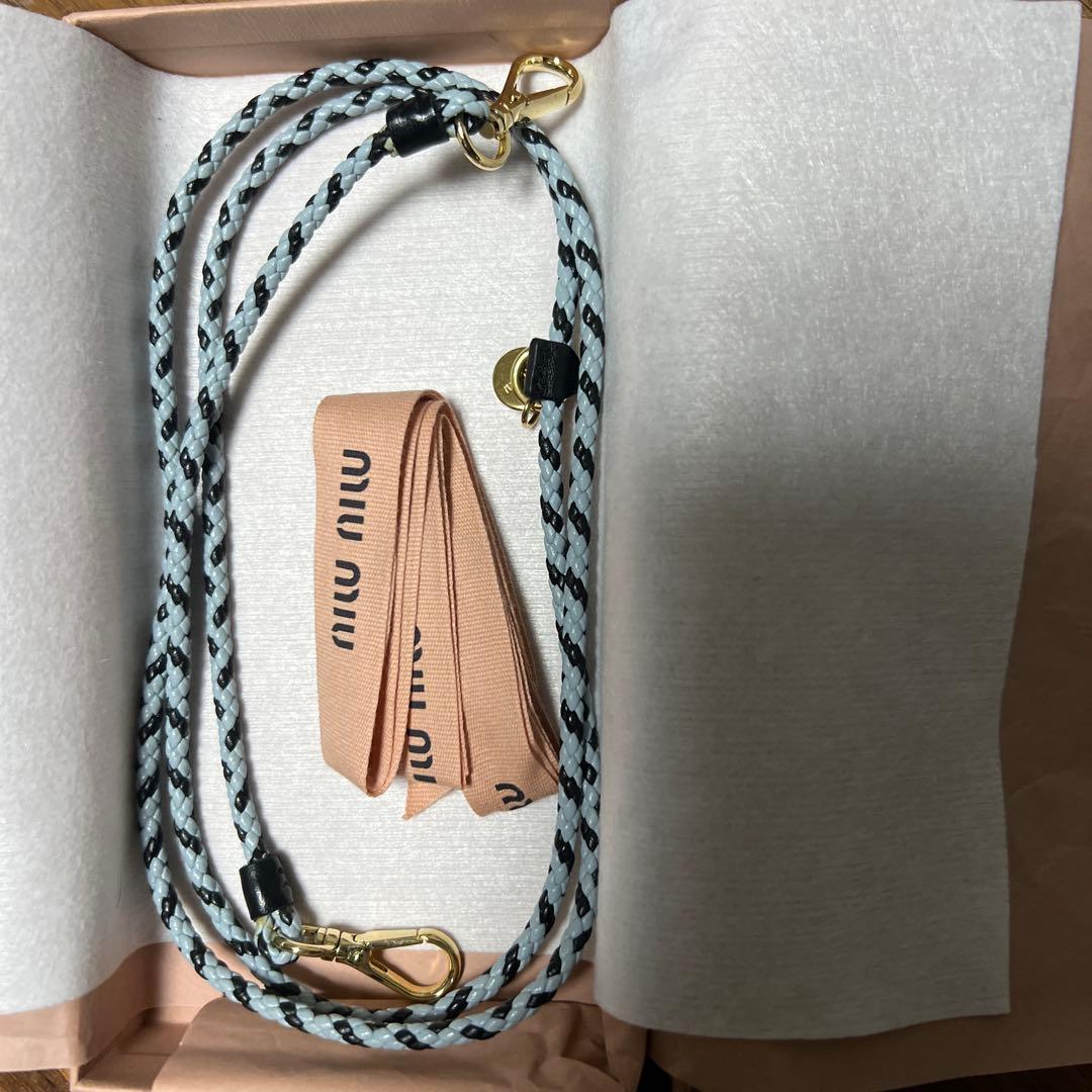 MIU MIU iPhoneケース ストラップ付き ブルー12Pro シンプルで