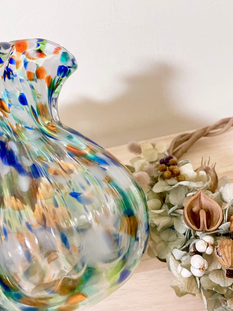 五色ガラス フリル花瓶 青橙白緑水色 ウランガラス 吹雪文 - メルカリ