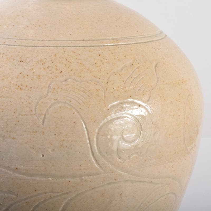 中国 徳化窯白磁 花草刻 花口瓶 C 7060A - メルカリ