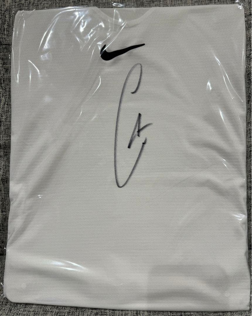 カルロスアルカラス 直筆サイン入り NIKEコートスラムシャツ テニス