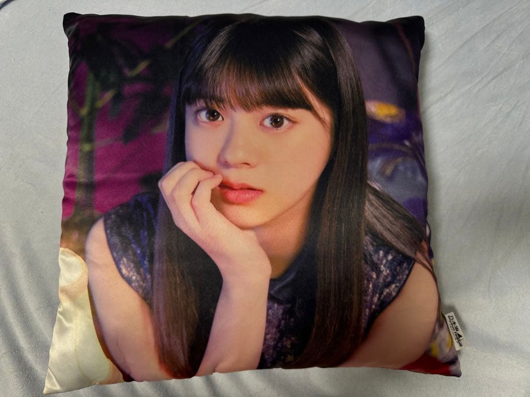 乃木フェス　冨里奈央　サイン入りクッション　プリントカード