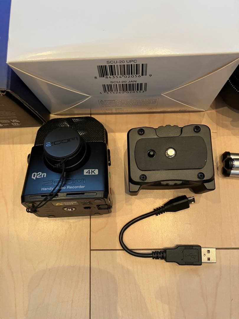 Zoom Q2n-4K ビデオカメラ 保証書付 付属品付 - メルカリ