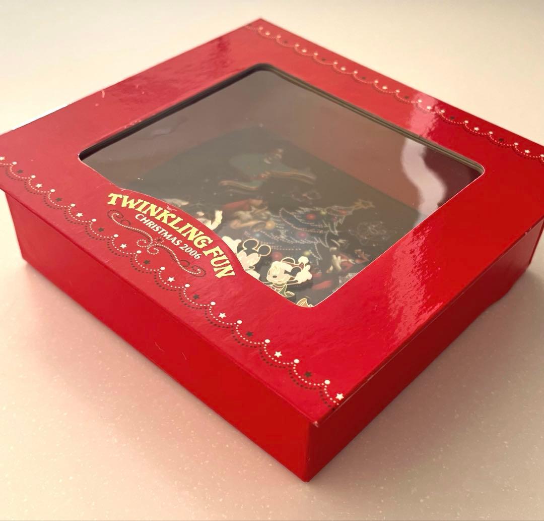 【新品未開封】限定500個 ディズニーストア 2006 クリスマス ピンズセット
