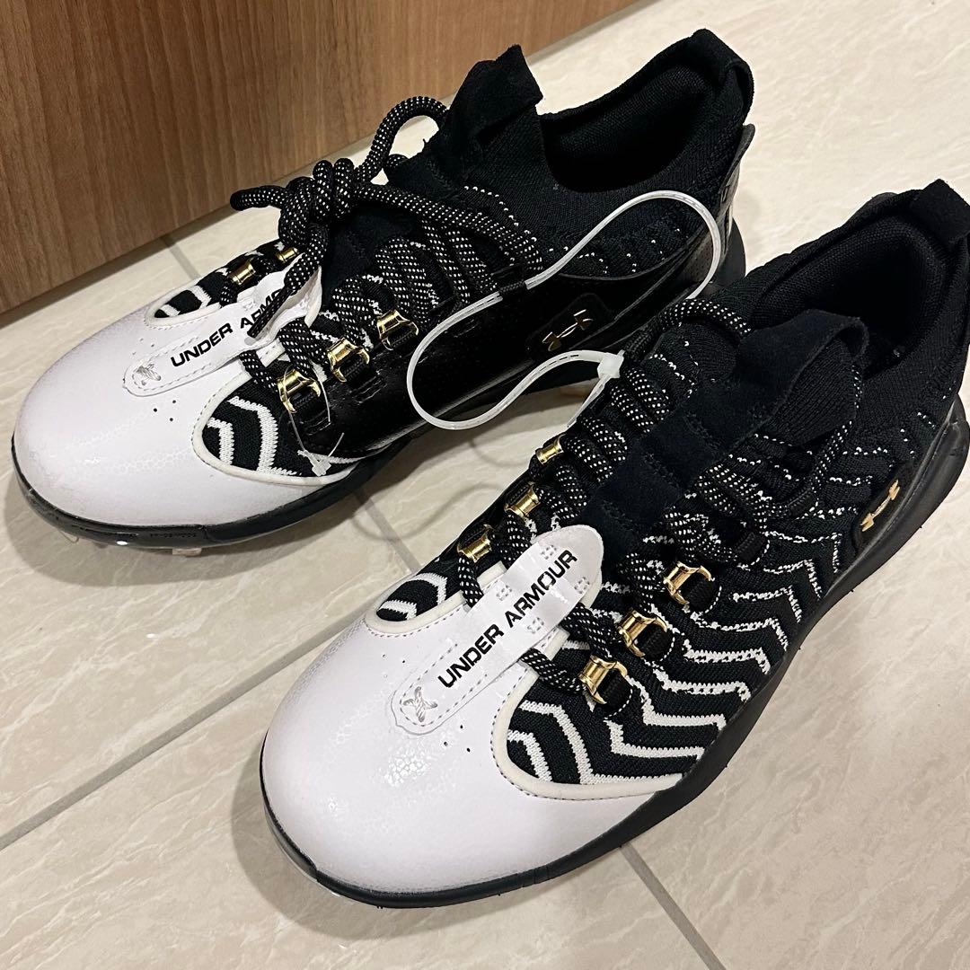 UNDER ARMOUR スパイク 24.5cm ブラック　ホワイト