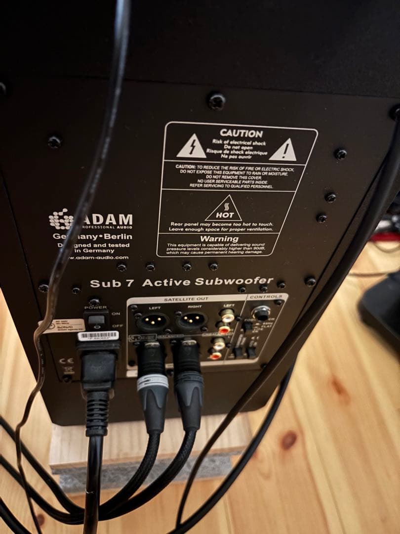 ADAM Sub7 スタジオモニタースピーカー - メルカリ