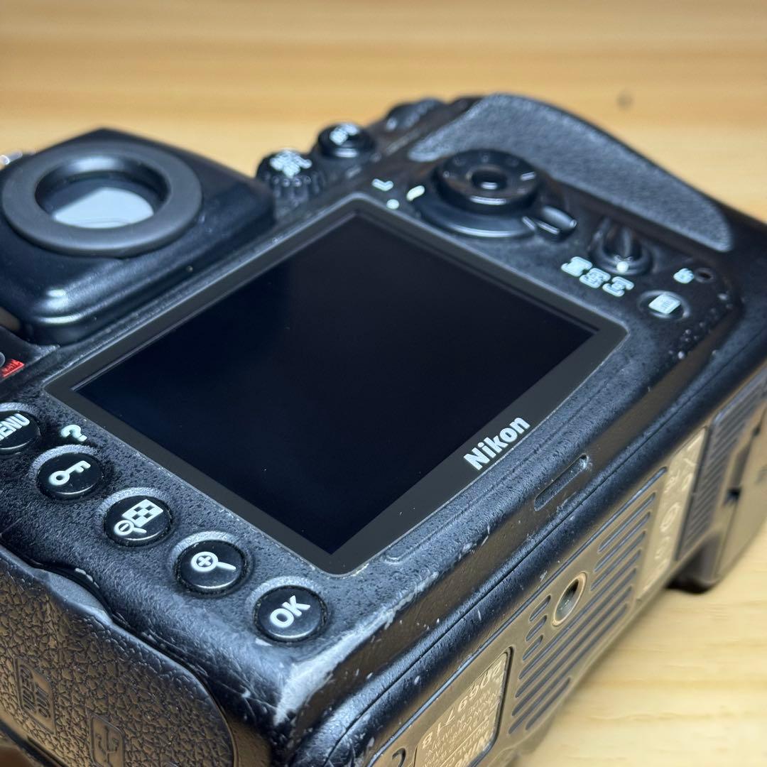 Nikon D700 フルサイズ一眼レフ バッテリー付き - メルカリ