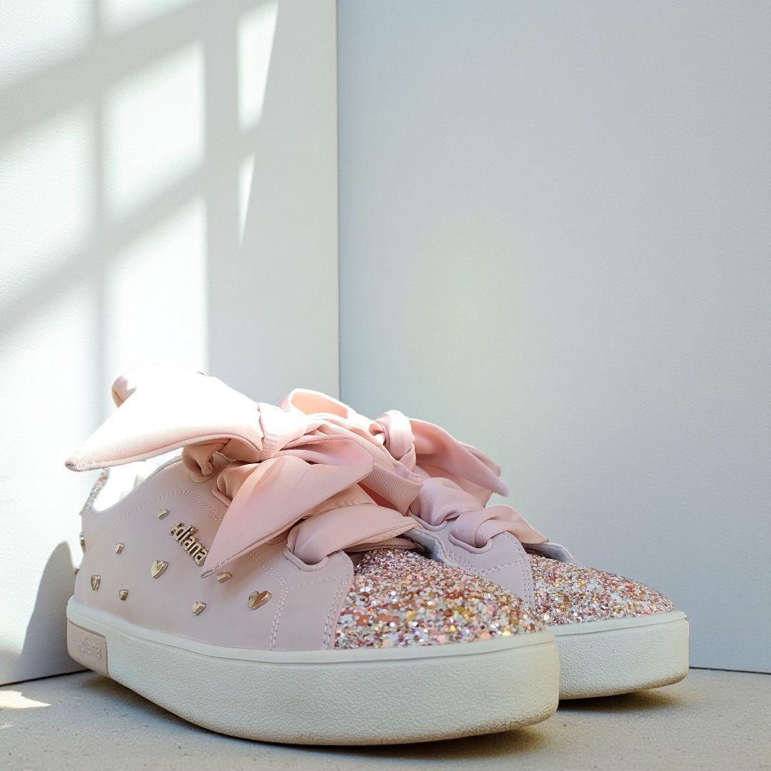 +diana プラスダイアナ バレンタイン限定　スニーカー ピンク 23.5cm