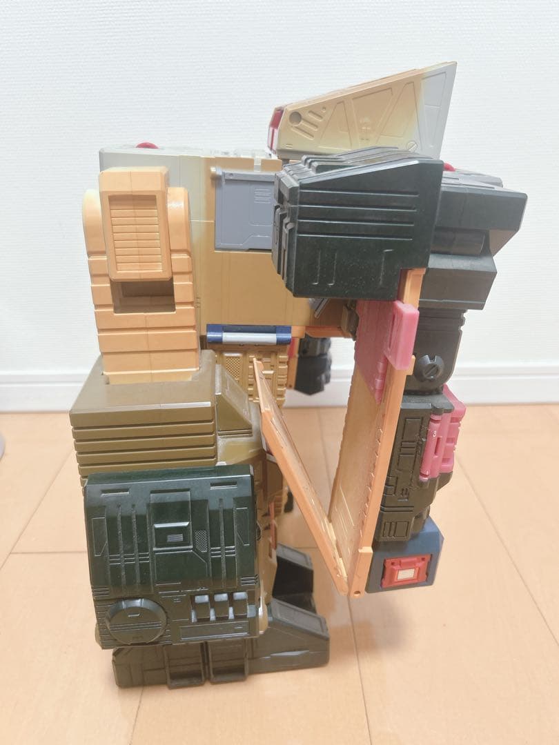 トランスフォーマー C-114