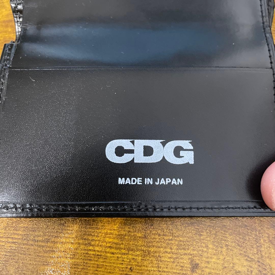 新品未使用品】CDG ブラック カードケース - メルカリ