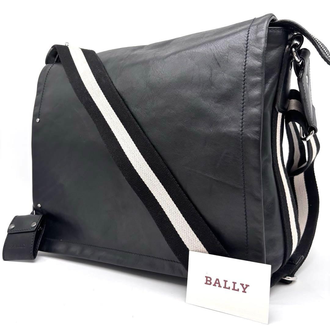 ✨良品✨バリー　メッセンジャーバッグ　トレスポ　A4可　レザー　南京錠 ✨良品✨バリー メッセンジャーバッグ トレスポ A4可 レザー 南京錠