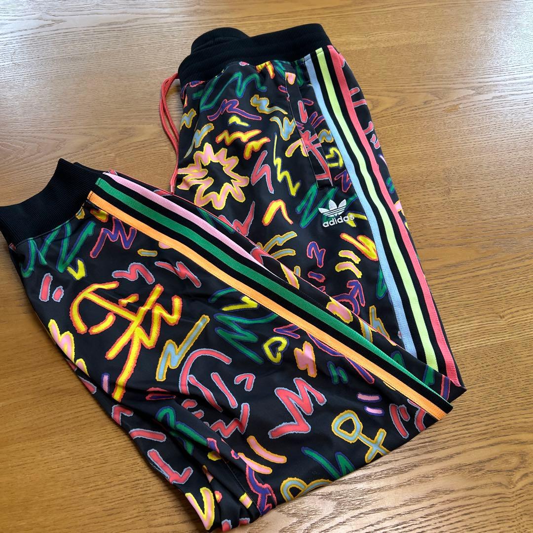 adidas カラフルジャージ セットアップ - メルカリ