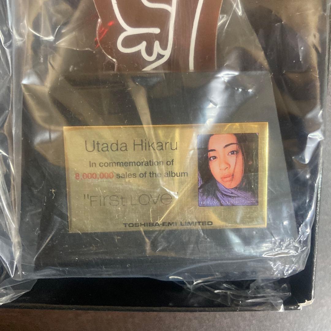 宇多田ヒカル　ファーストラブ記念品アクリルスタンド　トロフィー