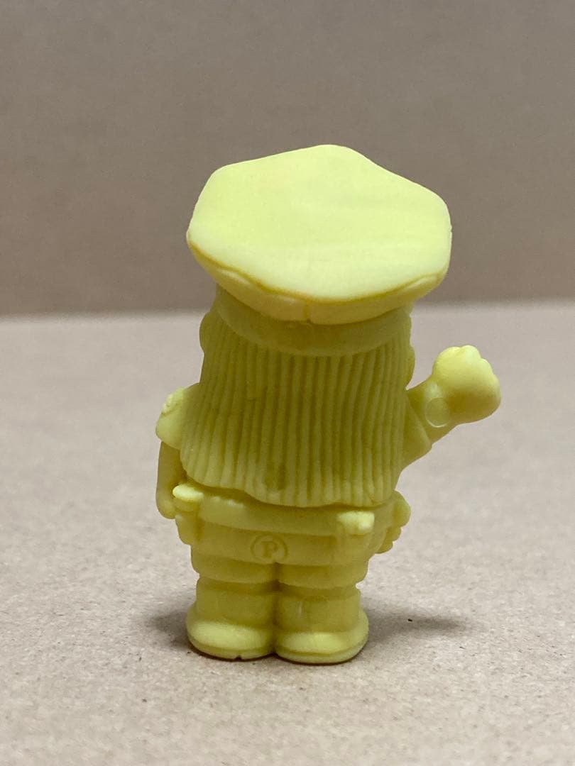 Dr.スランプアラレちゃん アラレちゃんポリス 消しゴム 黄色の通販はau