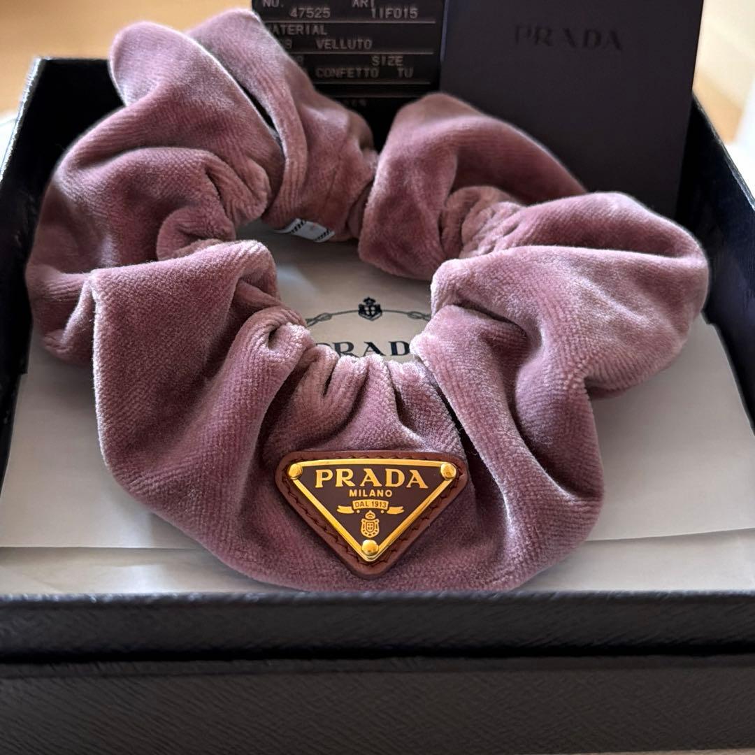 新品未使用】 PRADA ベルベット ベロア シュシュ - メルカリ