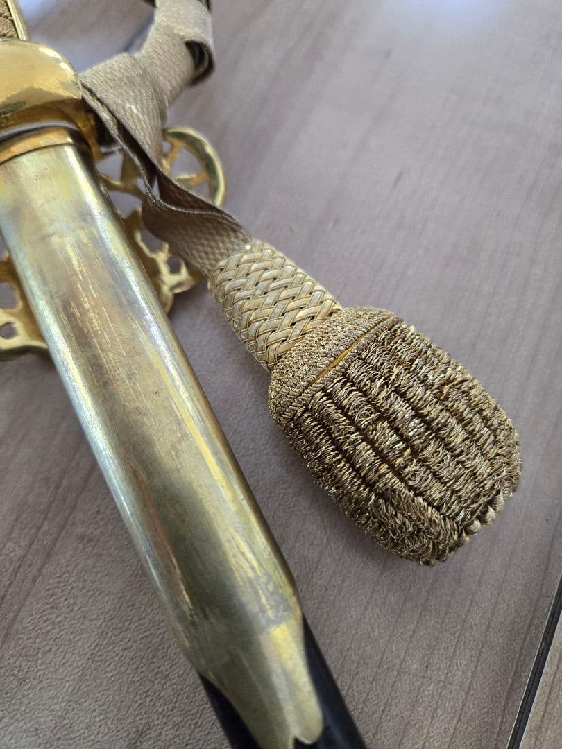 戦前 美品 菊ご紋入り儀礼長剣/刃無し模造刀身 刀緒付き - メルカリ