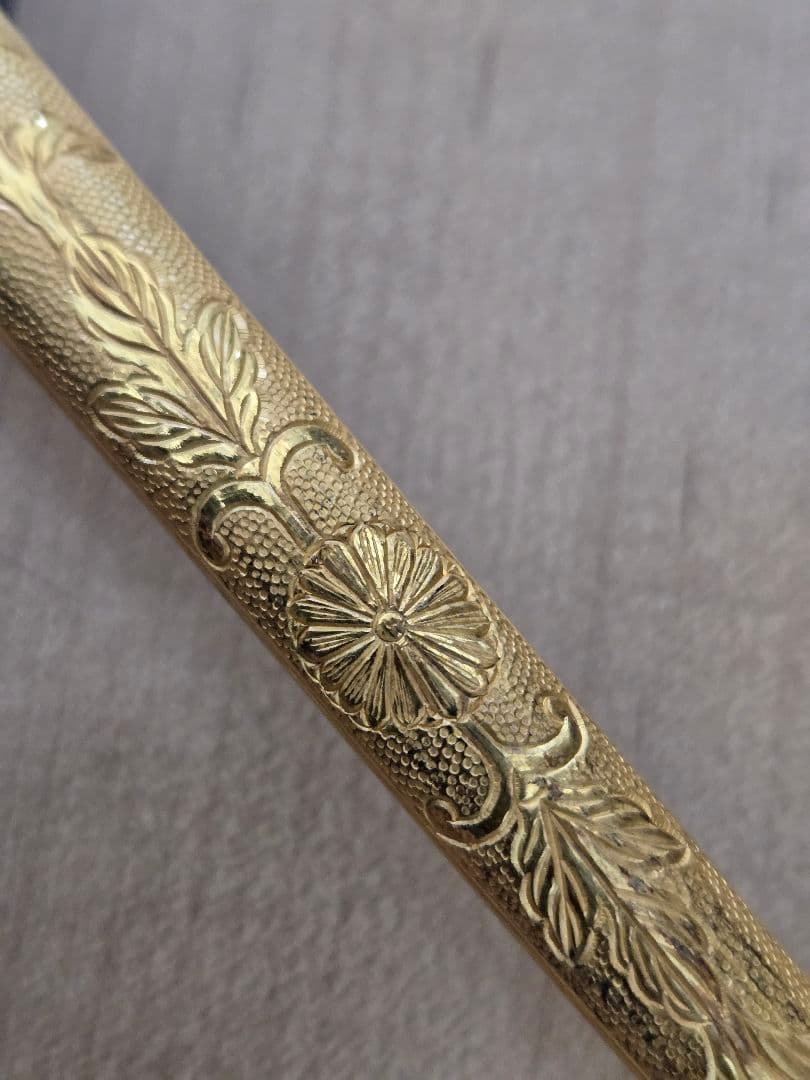 戦前 美品 菊ご紋入り儀礼長剣/刃無し模造刀身 刀緒付き - メルカリ