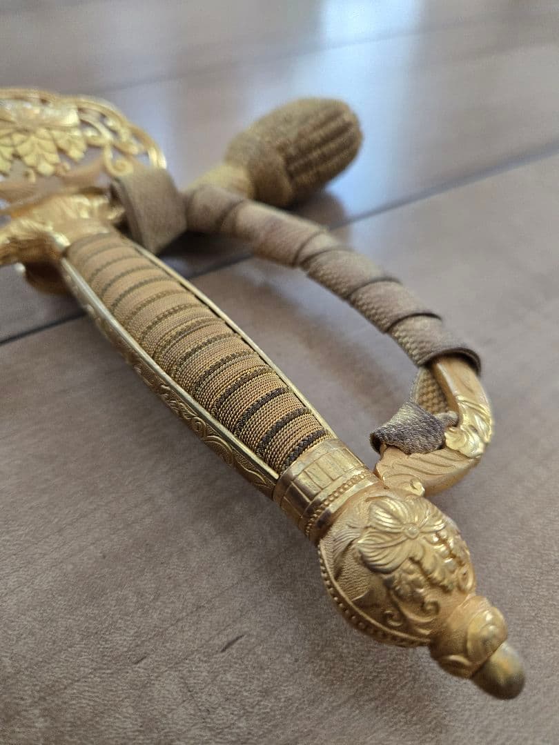 戦前 美品 菊ご紋入り儀礼長剣/刃無し模造刀身 刀緒付き - メルカリ