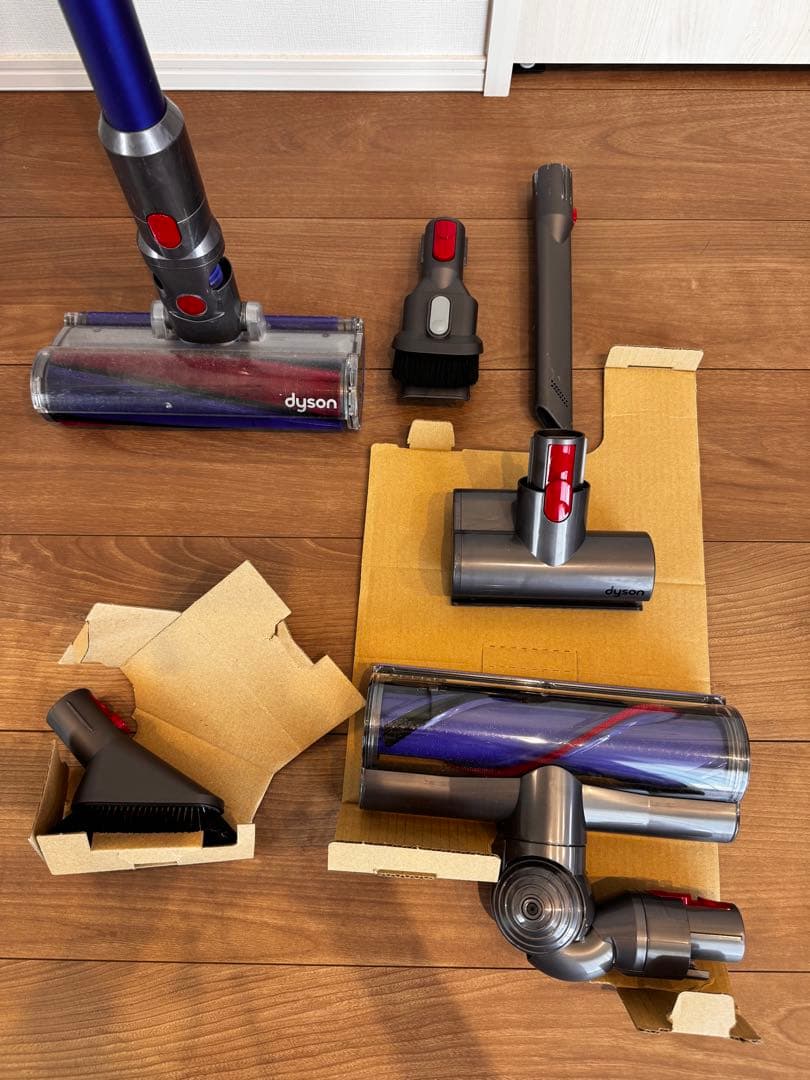 スタンド付ダイソンSV14 スティッククリーナー本体 付属ノズル 未使用