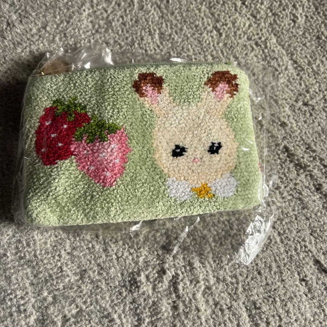 FEILER フェイラー シルバニアファミリーコ ラボ ミニポーチ フェイラーとシルバニアファミリーが初コラボ！話題沸騰のアイテムを全