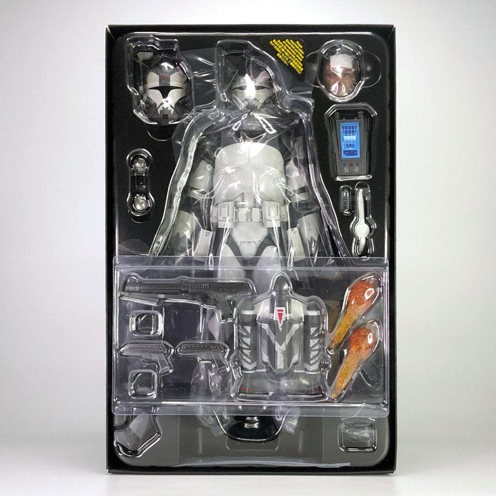 クローン・ウォーズ【コマンダー・ウォルフ】1/6フィギュア　ホットトイズ