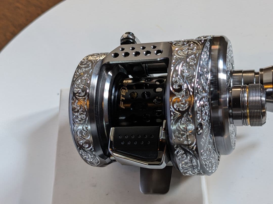 シマノ カルカッタコンクエストBFS 彫金 エングレービング カスタム