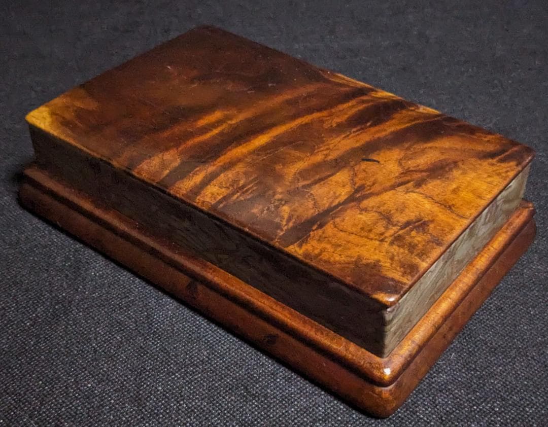 豆斑玉石の古硯 清代】◇茶紫の豆斑美石◇珍品◇黄楊木の天地蓋◇七吋