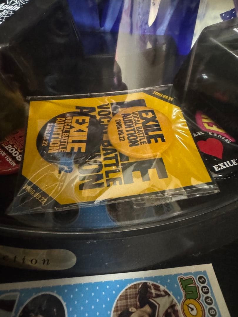 EXILE サイン入り 切り抜きとオーディション缶バッジ