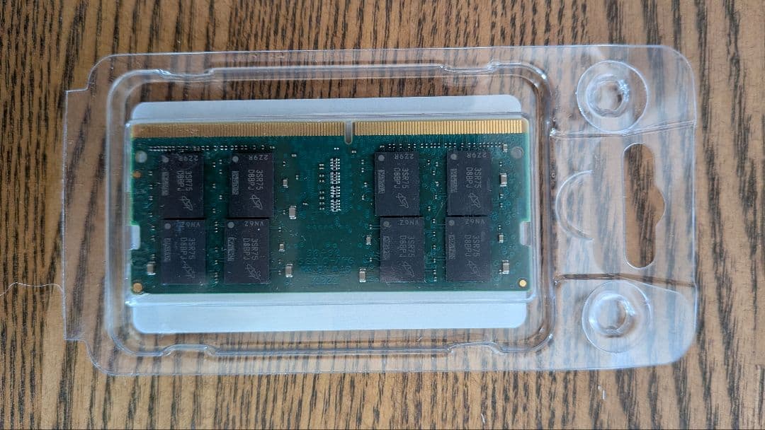 Crucial 16GB DDR4 -3200 メモリ