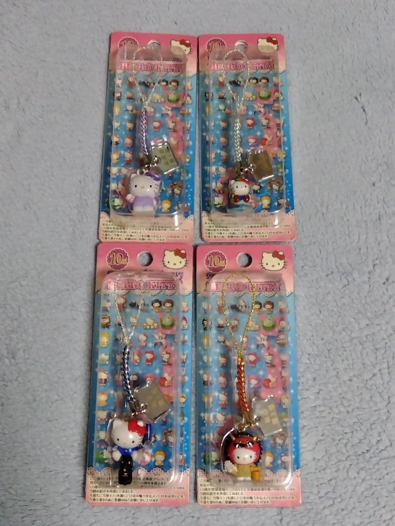 ご当地キティ 10th ストラップ 4個セット - メルカリ