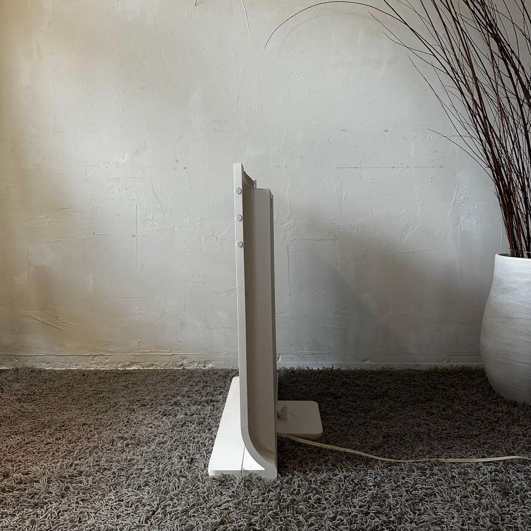 美品！Electrolux 遠赤外線パネルヒーター/ エレクトロラックス - メルカリ