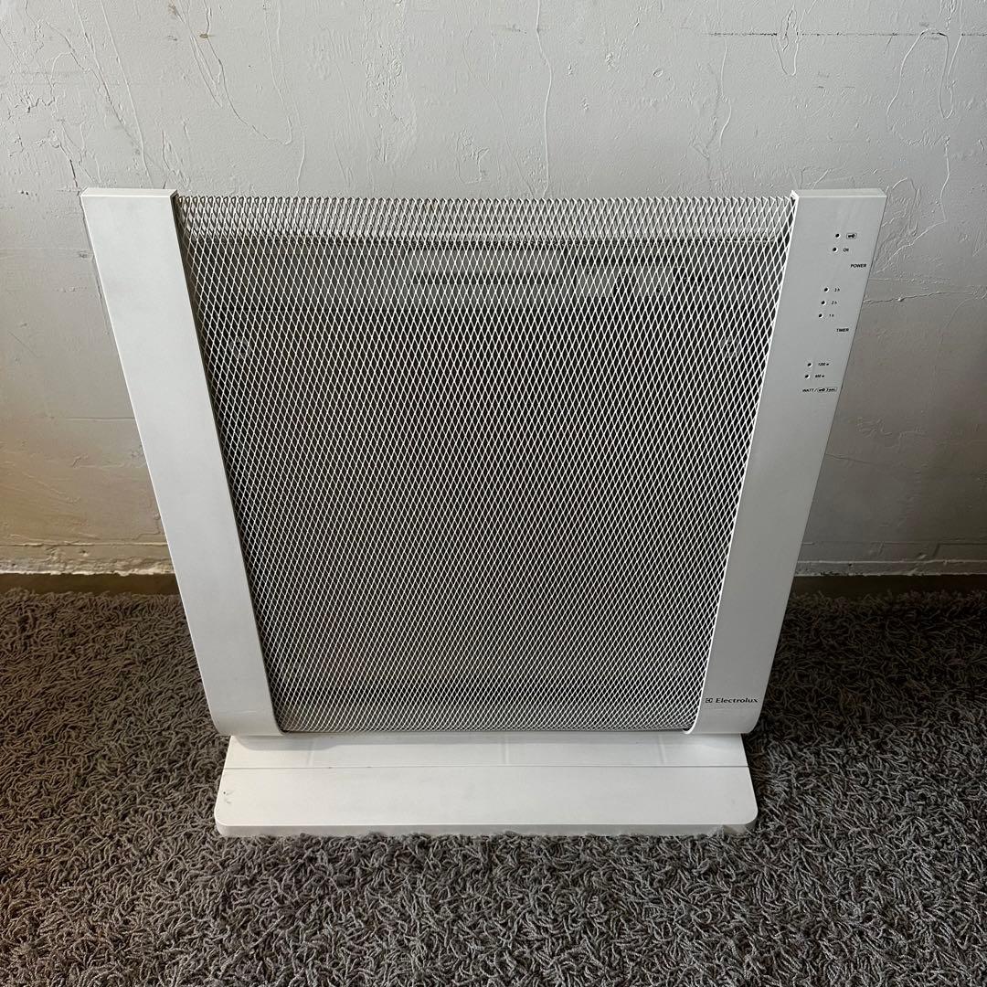美品！Electrolux 遠赤外線パネルヒーター/ エレクトロラックス - メルカリ