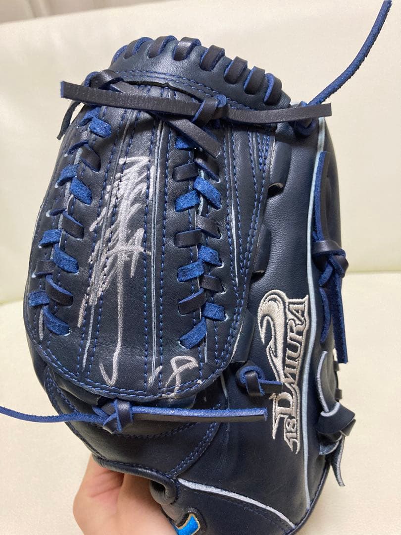 横浜DeNAベイスターズ 三浦大輔 直筆サイン入りグローブ - メルカリ