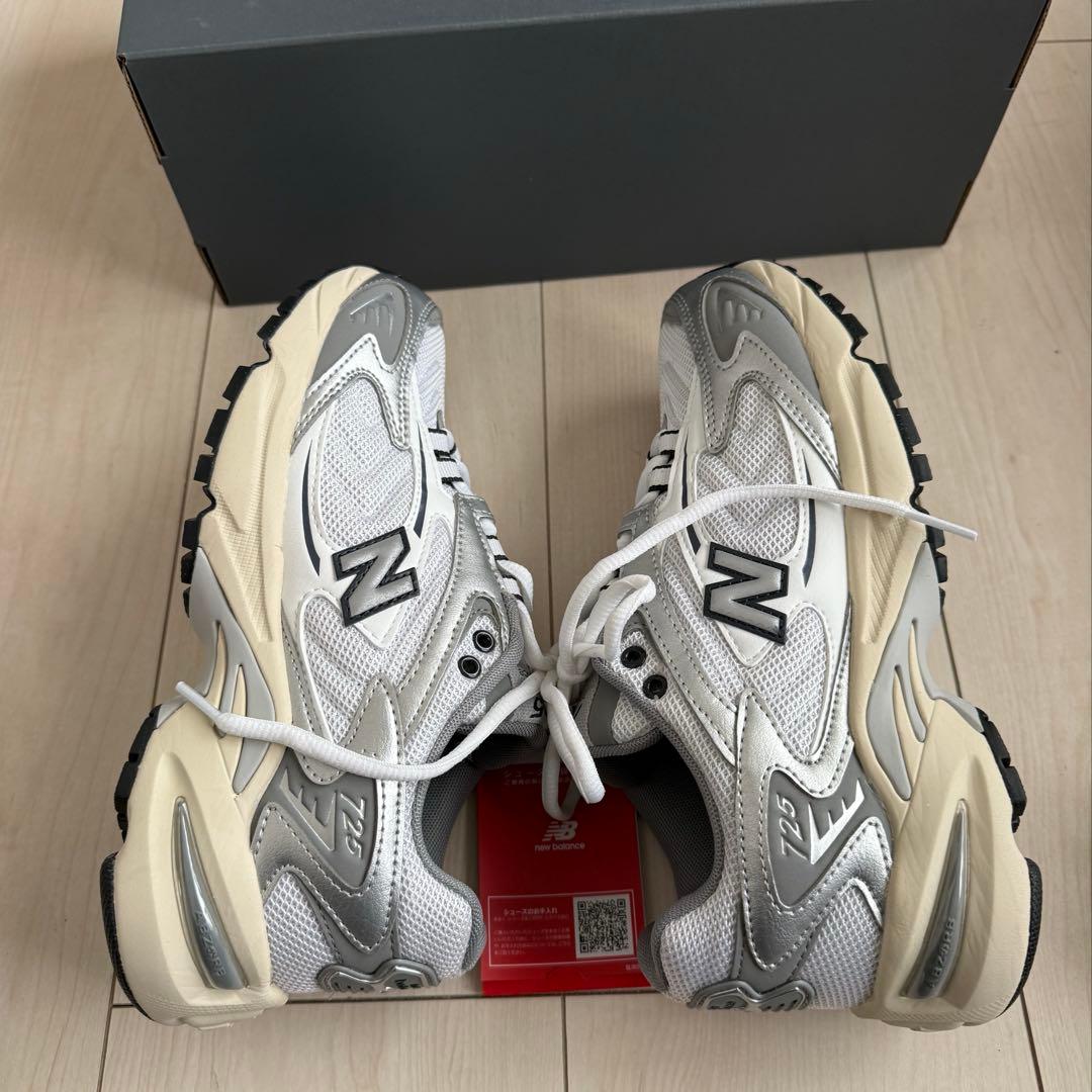 新品未使用品　ニューバランス　725 24.5cm