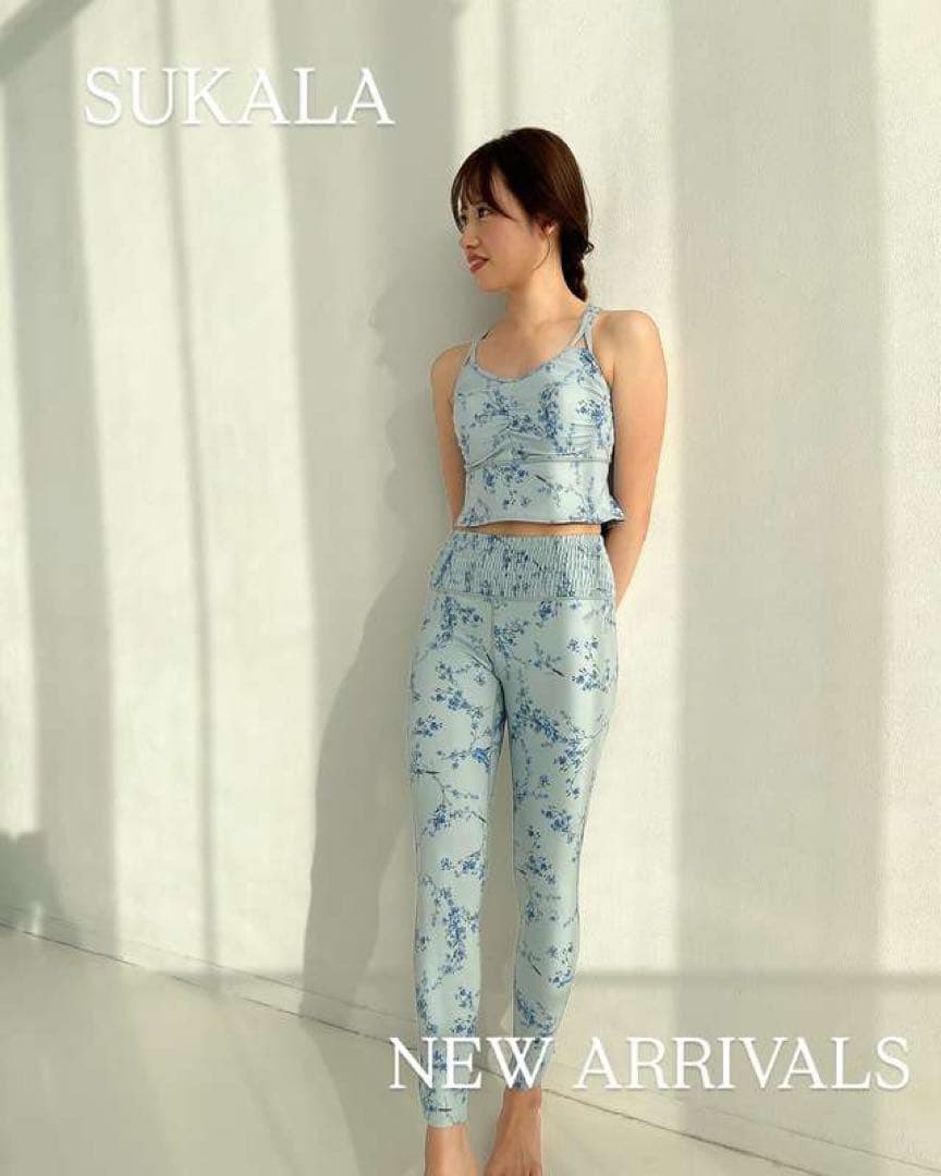 スカーラ❤️SUKALA❤️スプリングフラワーフレアブラトップ トップス