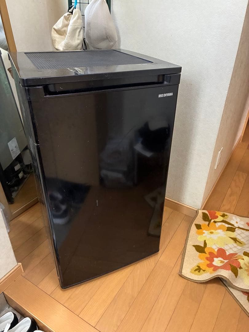 【送料無料】アリスオーマヤマ 冷凍庫 60L IUSD-6B-B 中古 IRIS OHYAMA（アイリスオーヤマ） 冷凍庫 60L IUSD-6B-B 右開き 片開き