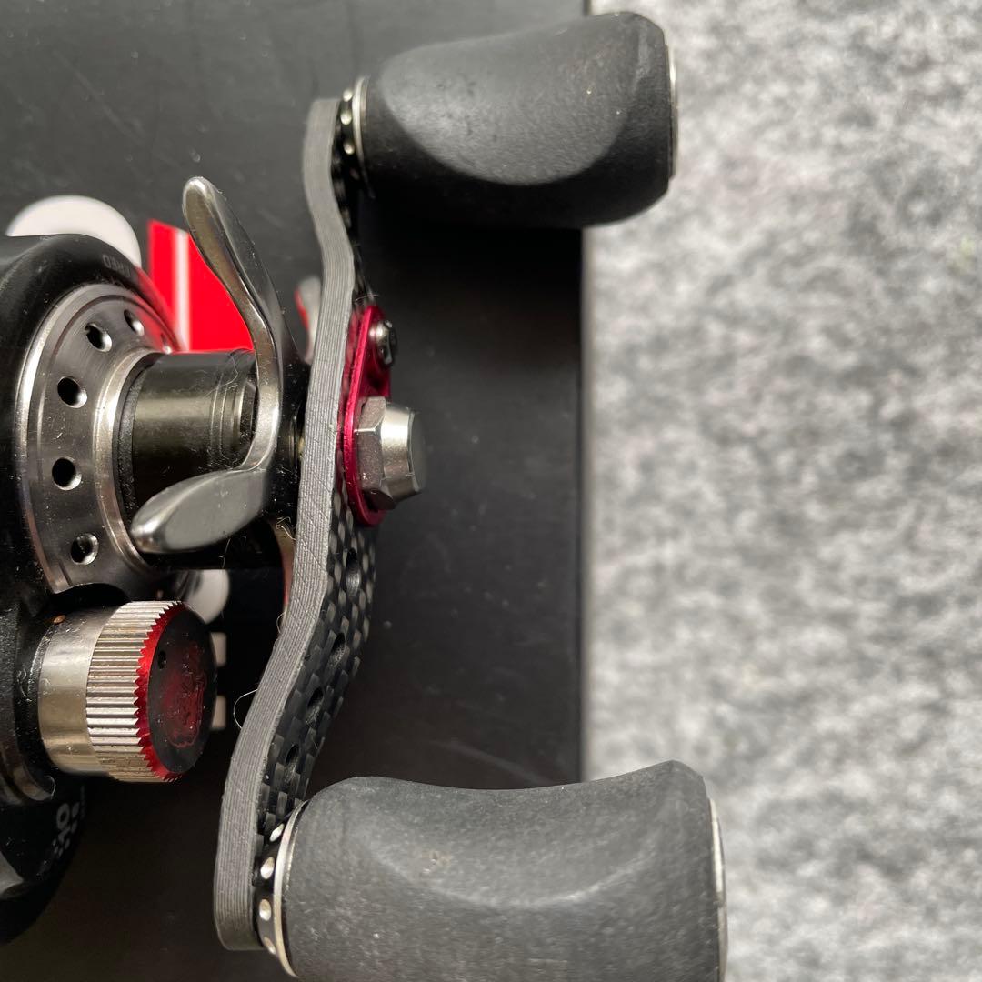 アブガルシアベイトリール/レボエリート7/ギア比7.1:1 《美品中古》