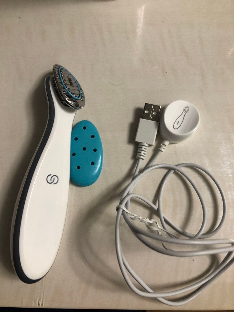 ニュースキン　ageloc boost美顔器 充電器キャップ付き NuSkin ニュースキン ageLoc boost(輝く肌作り) 美顔器 Vパルス微弱