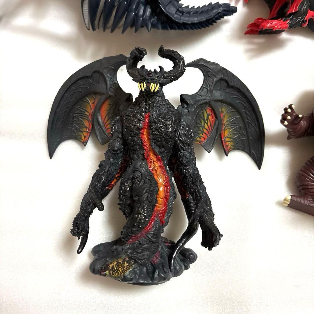 ウルトラ怪獣　アークベリアル　ハイパーゼットン　ギガント　ベリュドラ　ゴモラ