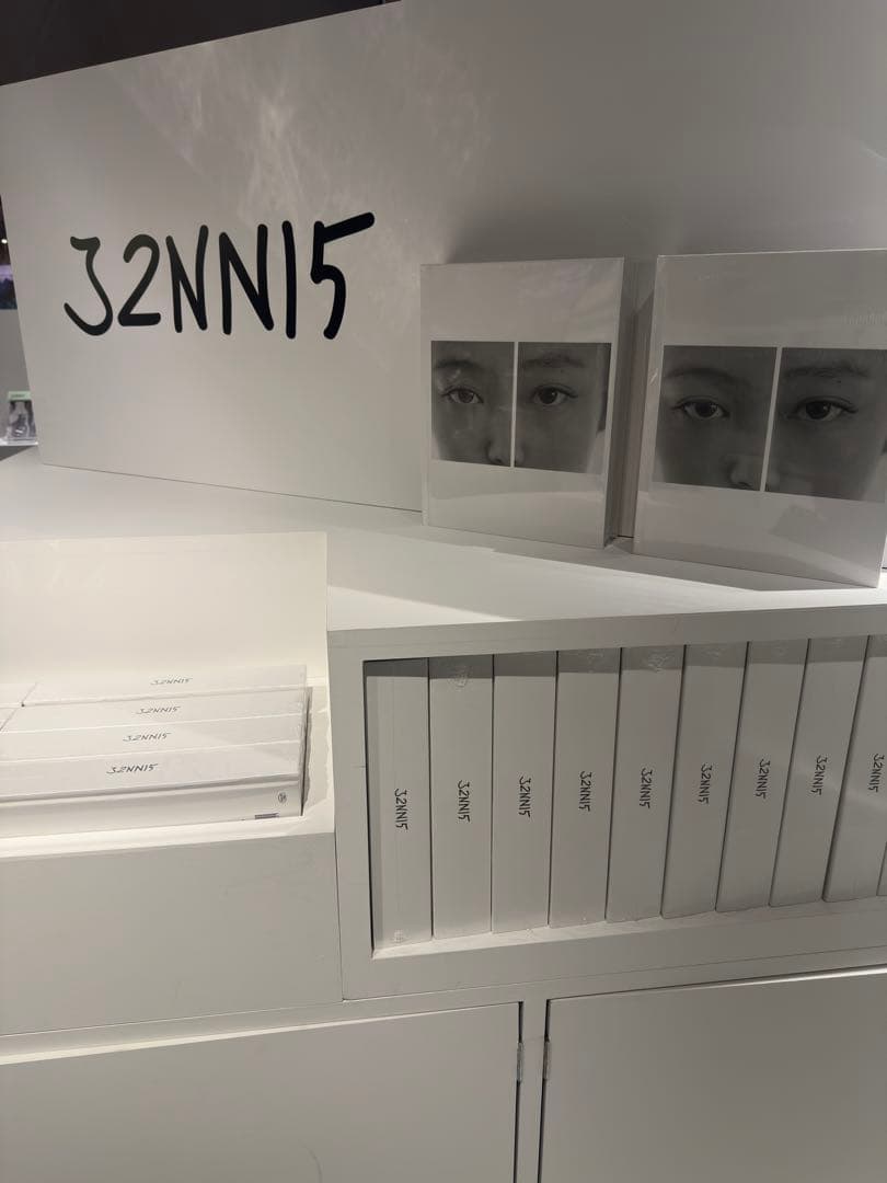 JENNIE ジェニ Photobook 代官山 POP UP