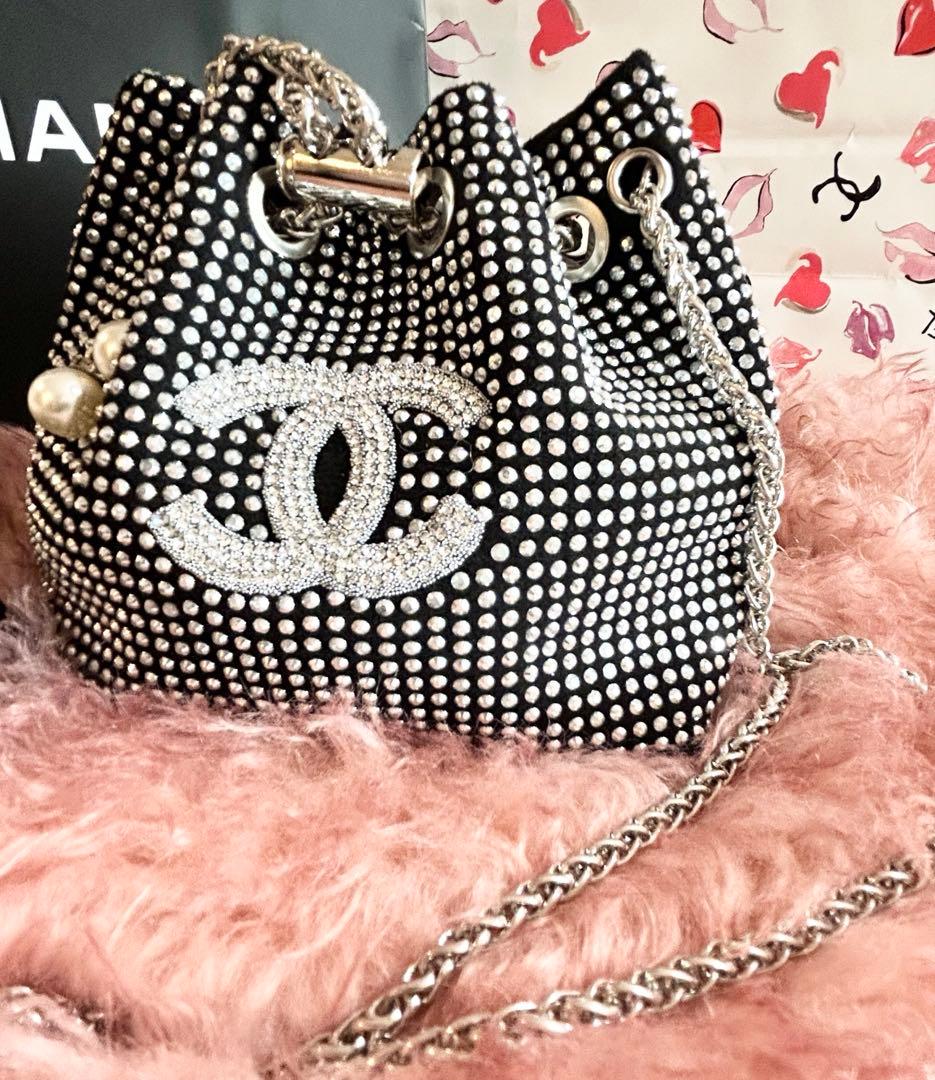 シャネル• ラインストーン CCロゴ 巾着型ショルダーバッグ