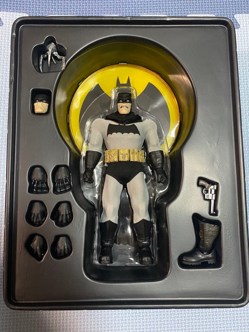 mezco バットマン ダークナイトリターンズ