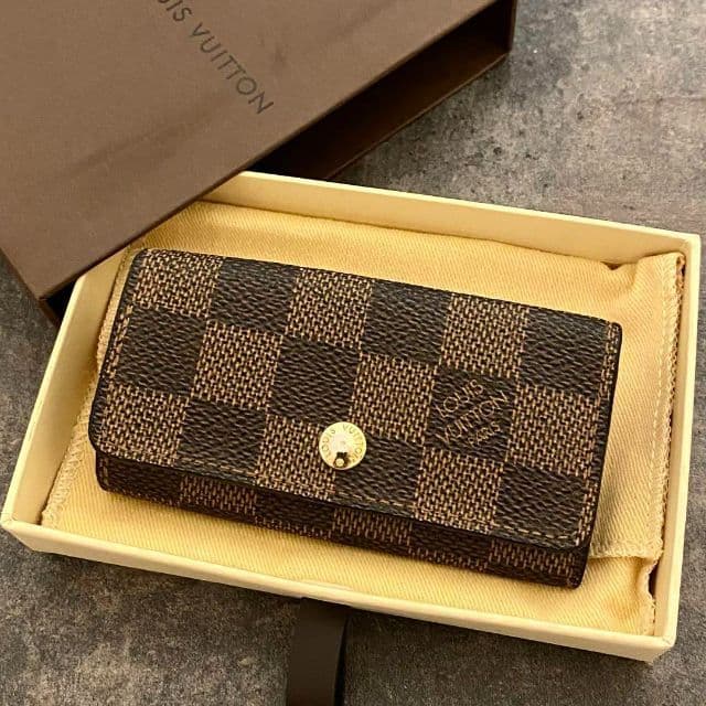 ♡様 ☆極美品大人気本物鑑定済ルイヴィトンダミエ四連キーケース