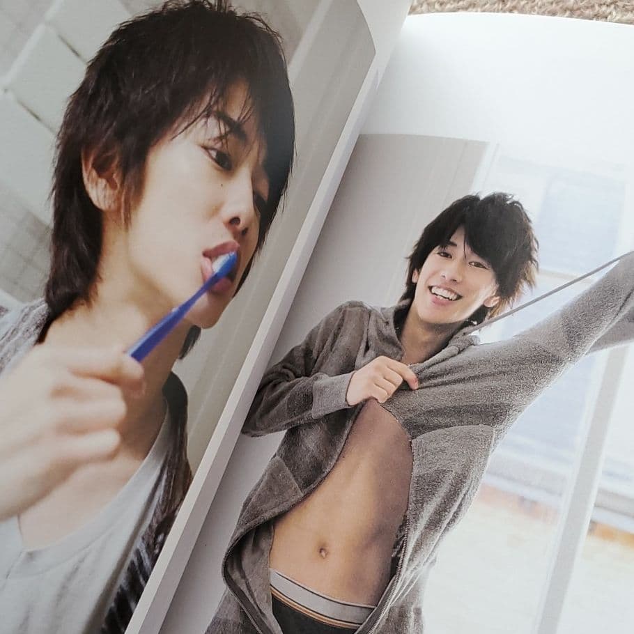 初版】NOUVELLES 佐藤健 写真集 - メルカリ