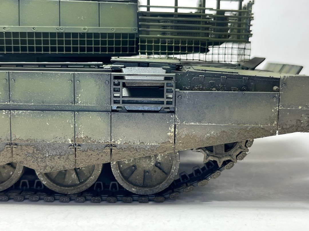 アミュージングホビー 1/35 T-90M （完成品）